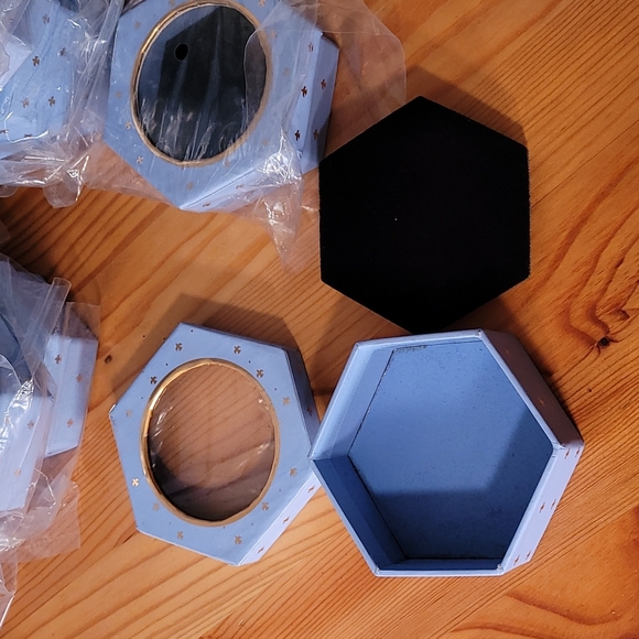 50 beautiful mini hexagon boxes perfect size jewelry or miniatures - Picture 3 of 5